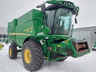 ceifeira-debulhadora John Deere S670i