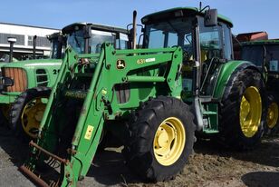 trator de rodas John Deere 6220